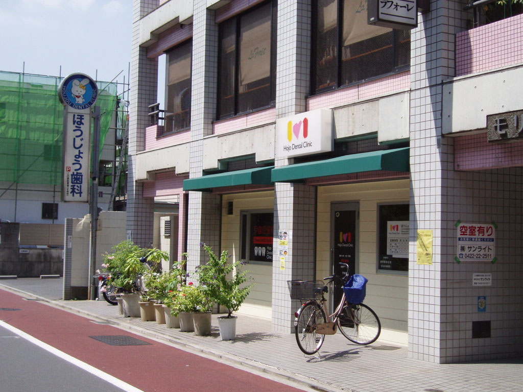店舗テント・日除けテントの施工写真を挿入予定